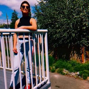 Meet your Posher, Bayley